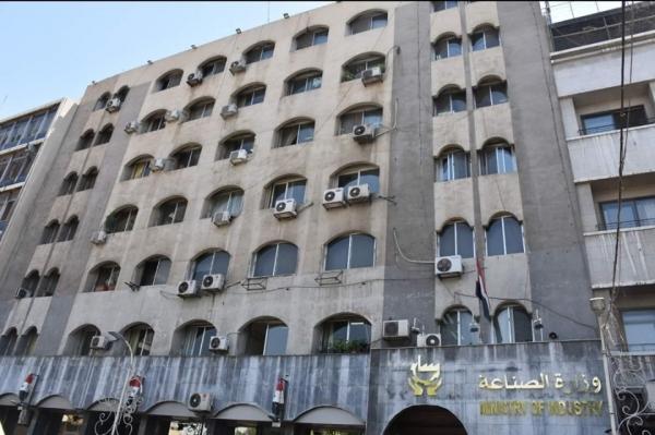 الصناعة : لجنة لإعادة تأهيل شركتي #السورية بحلب والخماسية بدمشق